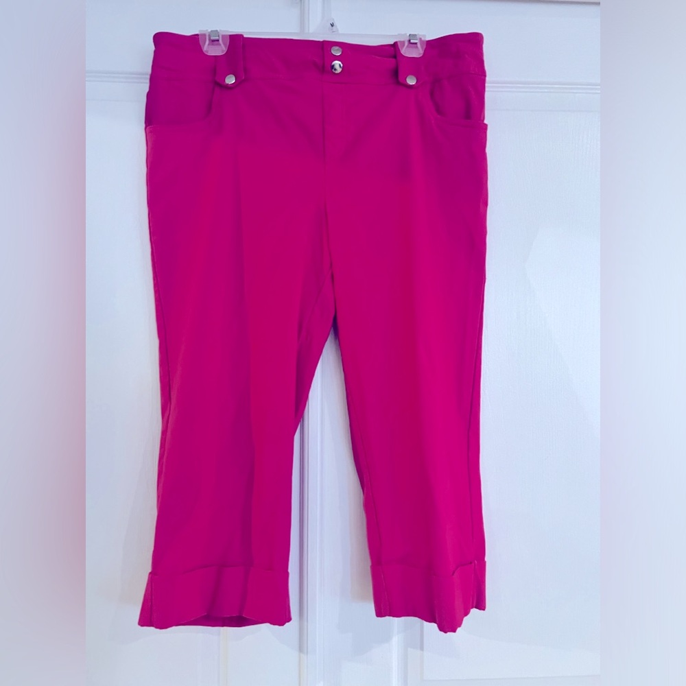Rekucci Bright Pink  Capri Pants Size 16 Stretchy Pull On 4 Pocket Cuffed NWOT